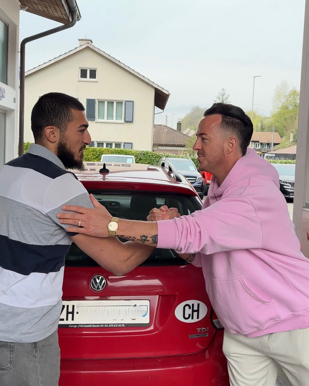 5240E178 43B9 4A27 A06B AD238D74917C